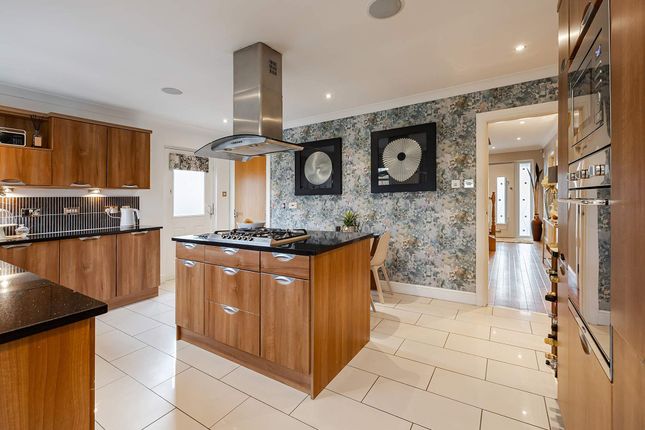 Town house for sale in Jardine Place, Bathgate