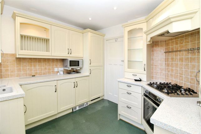 16, Clovelly Court, Essex photo 4