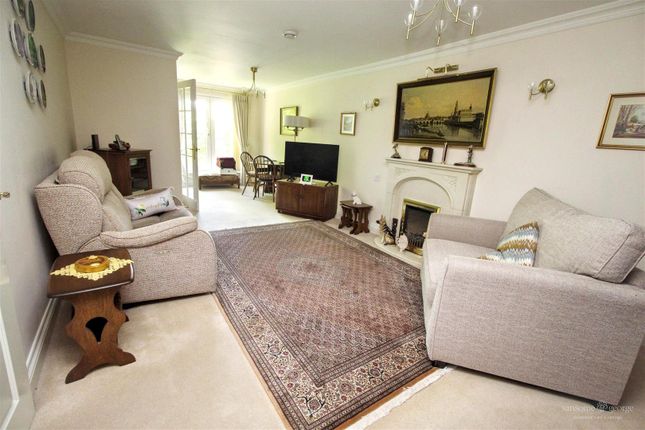 Flat 33, Calcot Priory, Bath Road, Reading photo 4