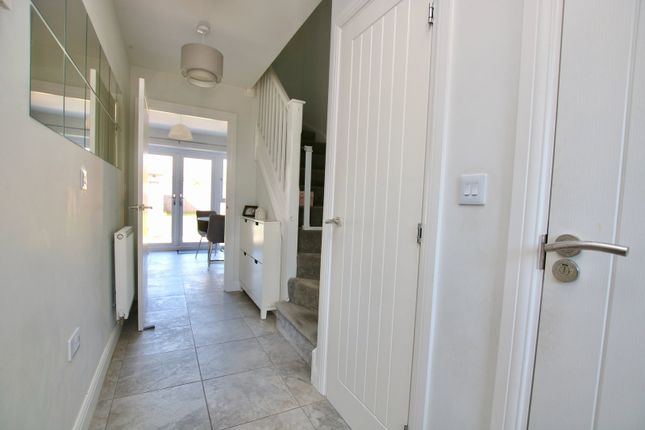 11, Ferny Close, Overseal photo 3