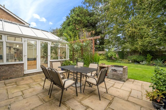 2, Carrick Gate, Esher photo 2