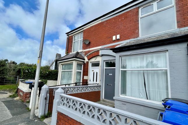 Flat to rent in Stansfield Street, Blackpool