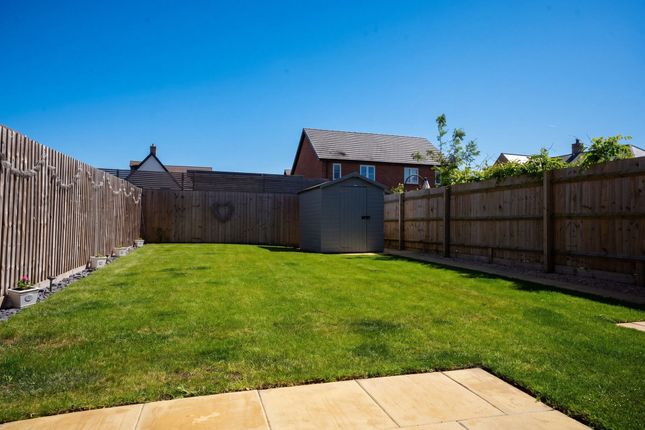 5 Hamlyn Close, Stratford-Upon-Avon photo 4