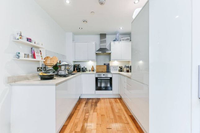 Thumbnail Flat to rent in Lansdowne Road, Croydon
