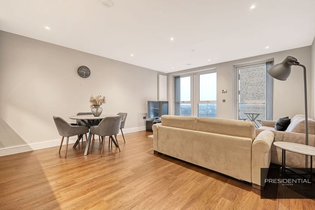 44 Samuelson House Merrick Road, Southall photo 4