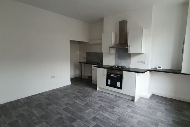 Terraced house to rent in Cambridge St, Bradford