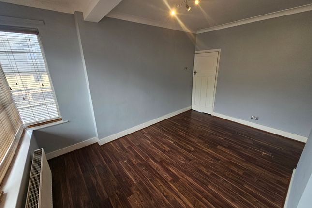 Flat to rent in Spring Vale South, Dartford