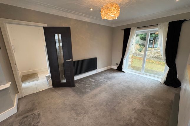 Woodhall Park Crescent East, Pudsey photo 5