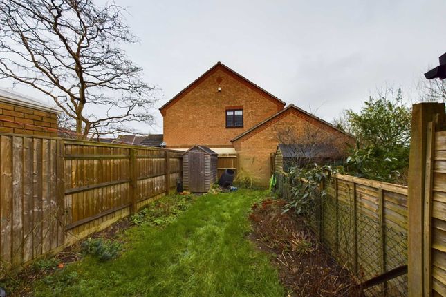 Terraced house for sale in Westfield, Hawkslade, Aylesbury