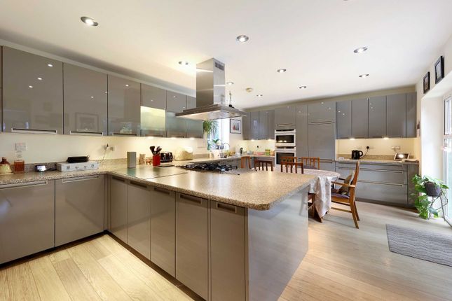 8, Seeleys Close, Buckinghamshire photo 2