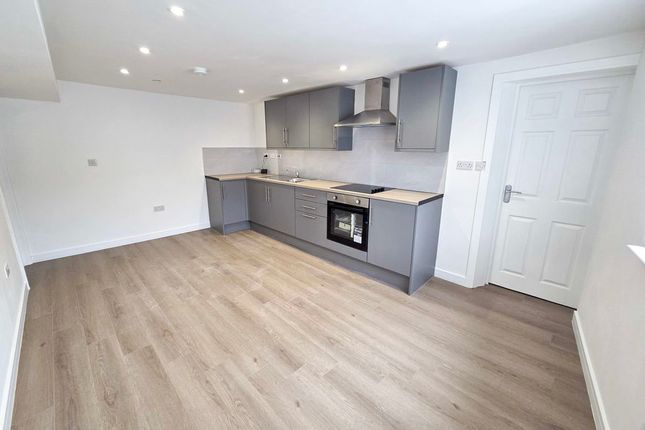 Flat C, 32, Cardiff Road, Caerphilly photo 2