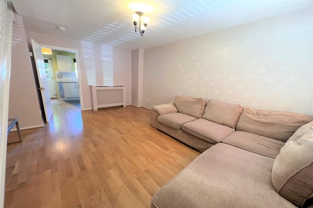 46 Richard House Drive, Beckton, London photo 3
