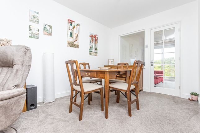6, Hawkhurst Close, Birchington photo 4