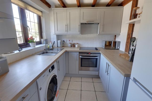 22, Perry Close, Newent photo 4