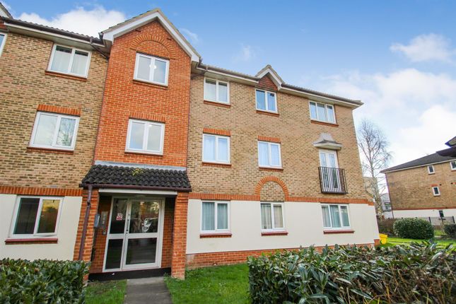 Thumbnail Flat for sale in Bodiam Court, Maidstone