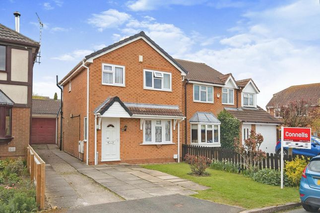 Thumbnail Detached house for sale in Manton Close, Broughton Astley, Leicester