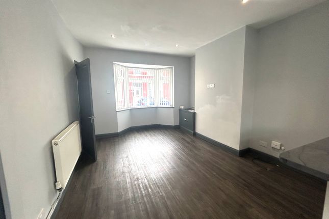 71, Liverpool photo 2