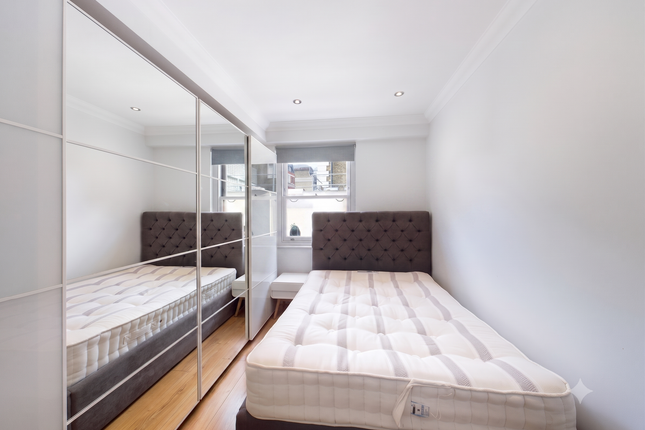 Apartment 71, Charlesworth House, London photo 4