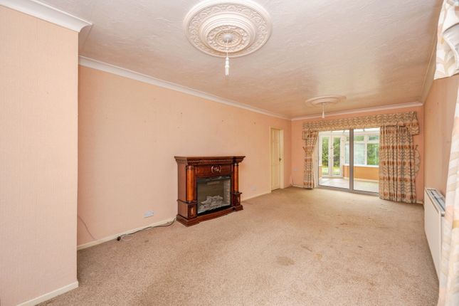 18, Lightwood Road, Burton-on-Trent photo 3