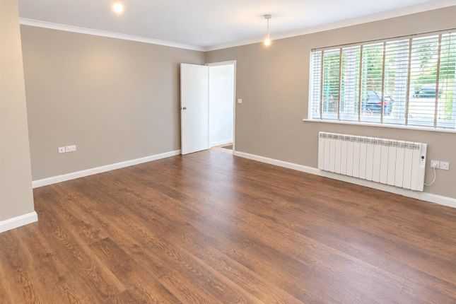21, Birinus Close, High Wycombe photo 2