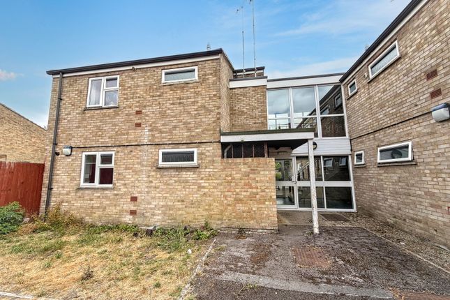 1-bed flat on Flat 45 Pound Close, Chippenham, £65,000