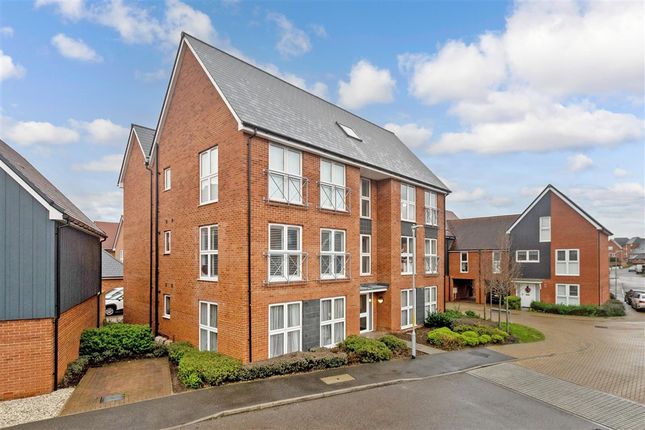 2-bed flat on Viking Road, Rochester, £250,000