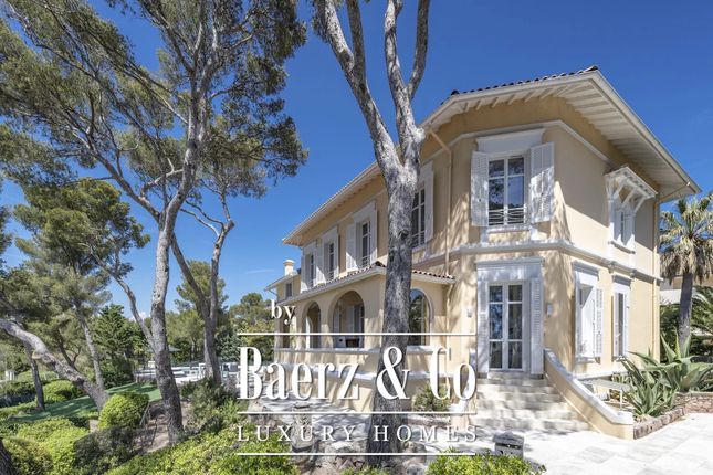 Villa for sale in Domaine Saint-Raphaël, 34150 Saint-Jean-De-Fos, France