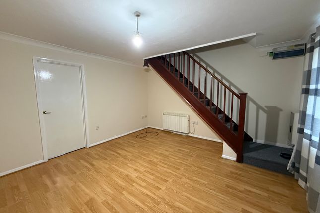 Kestrel Close, BURY ST. EDMUNDS photo 2