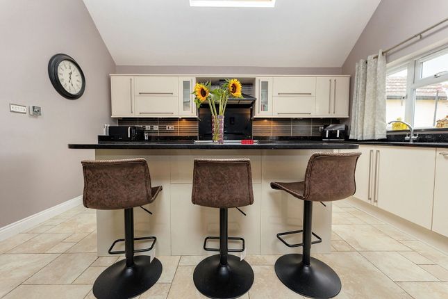 56, Colchester Road, Clacton-on-sea photo 4