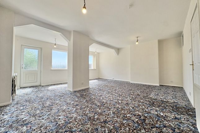 21, Navena Avenue, Fleetwood photo 3