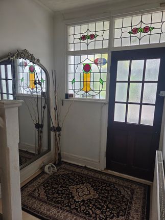 3, Highcliffe Gardens, Redbridge, Ilford photo 4