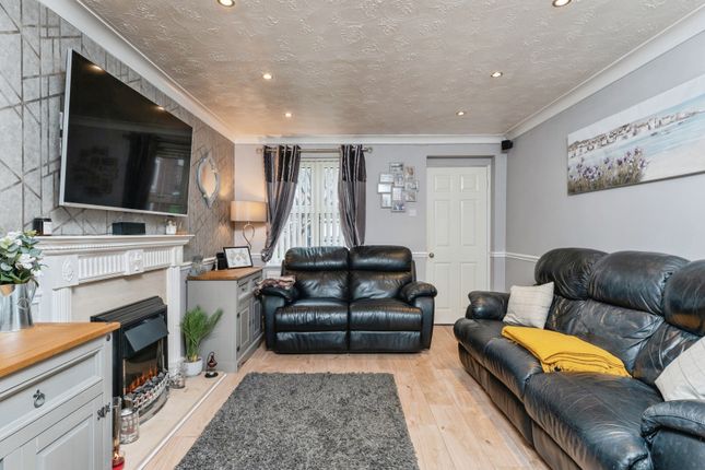 30, Royal Drive, Flintshire photo 3