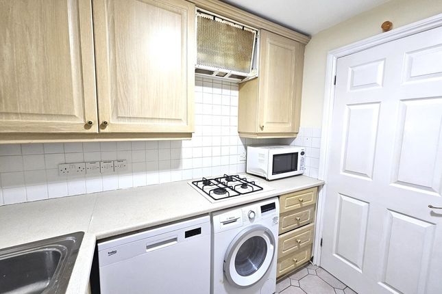 14, Eaton Court, 126 Edgware Way, Edgware photo 4