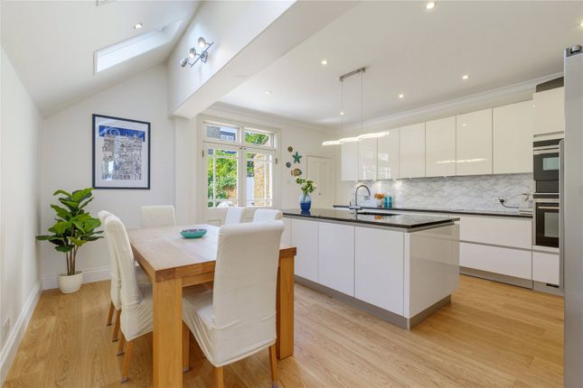 70, Wroughton Road, London photo 2