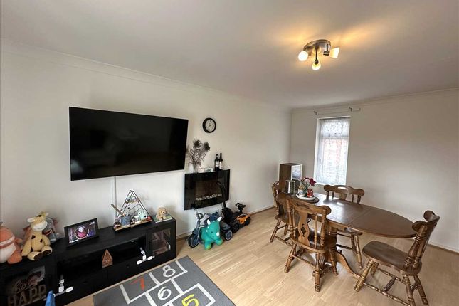 2, Tideswell Court, off Mansfield Road, Scunthorpe photo 3