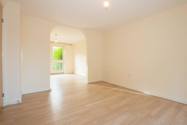 22, Blue Anchor, Milton Keynes photo 4