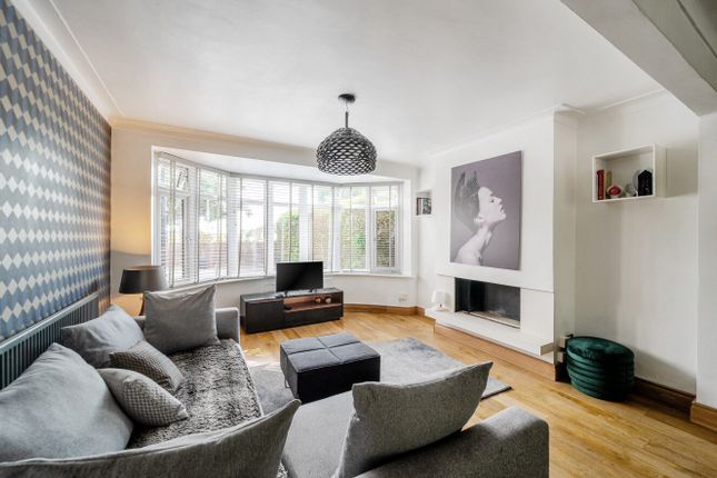 212, West Park Drive West, Leeds photo 4