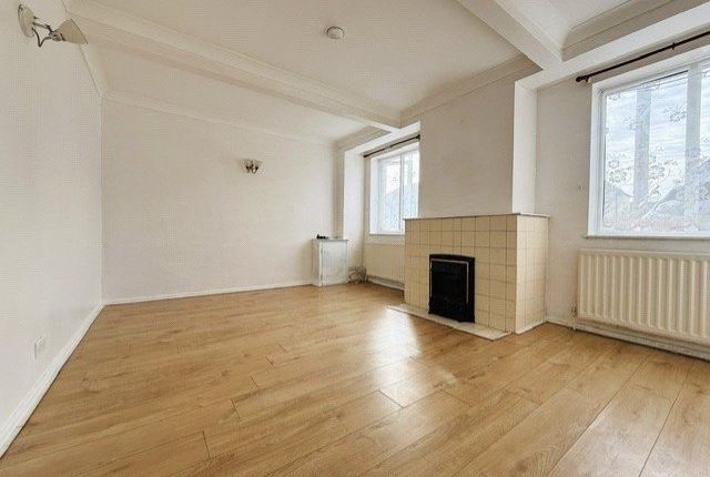141, St. Pauls Avenue, Slough photo 4