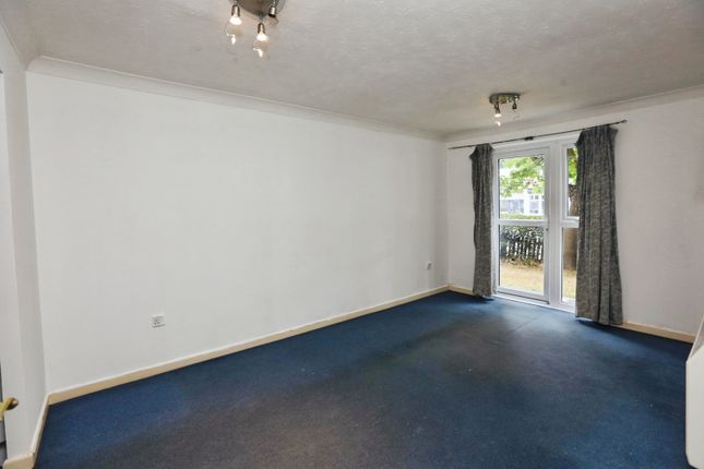 Flat 2 Foyes Court 205-223,, Shirley Road, Hampshire photo 3