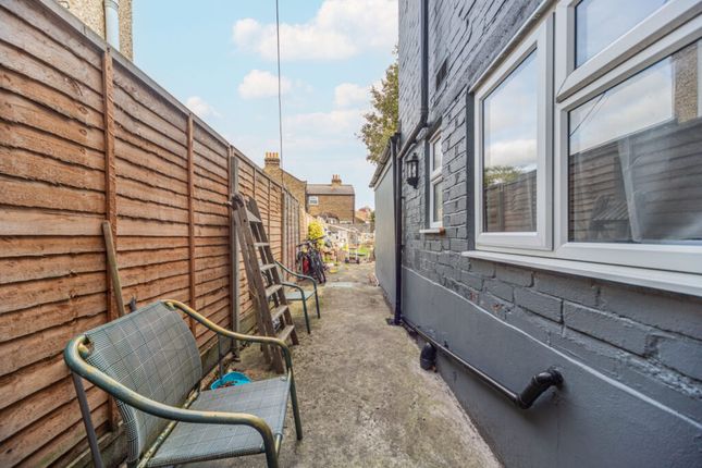 358, Lincoln Road, Enfield photo 5