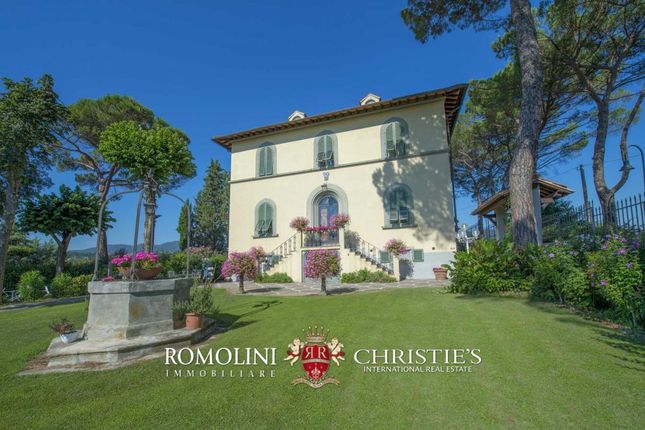 Villa for sale in Florence, Tuscany, Italy