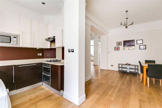 Flat to rent in Rodney Court, Maida Vale