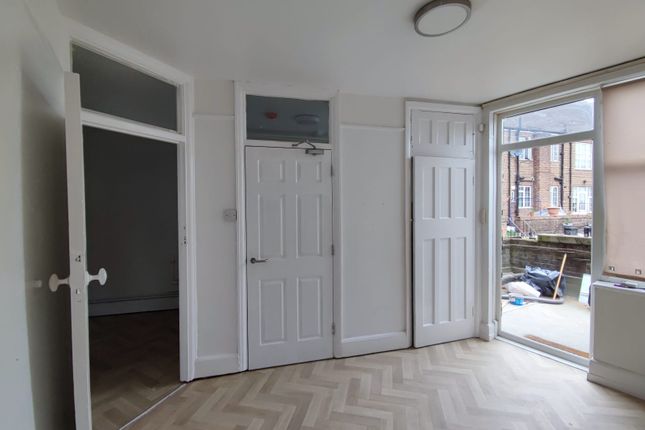 14A, Elm Park Avenue, Hornchurch photo 2
