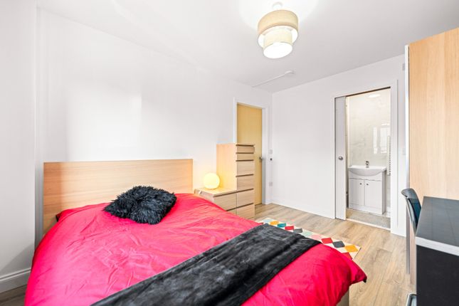 31, Whitehill Court, Glasgow City photo 3