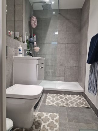 Flat 37 Ironbridge House, Windmill Lane, Hanwell photo 4