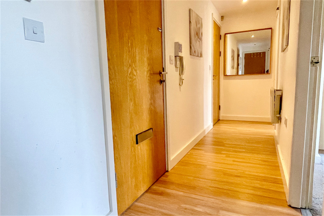 Flat for sale in 16 Cossons House, Beeston