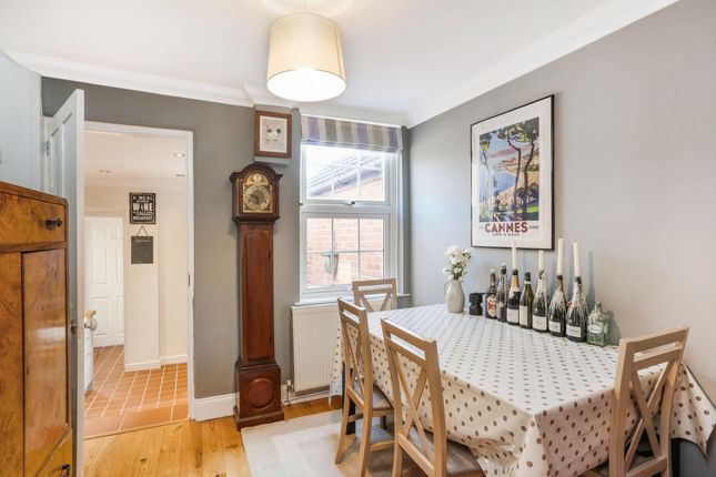 12, Langham Place, Egham photo 4