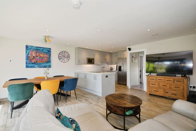 5, North View, MATLOCK photo 2