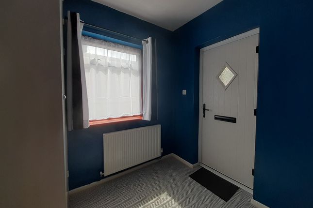 10 Croft Avenue, Andover photo 3