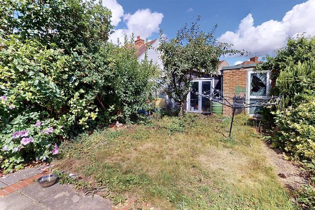158, Heath Road, Hounslow photo 4